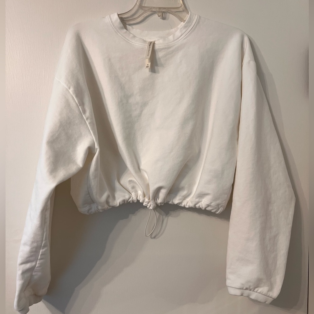 ARITZIA BABATON THE GROUP CINCH WAIST THICK CROPPED CREW NECK SWEATSHIRT ✨